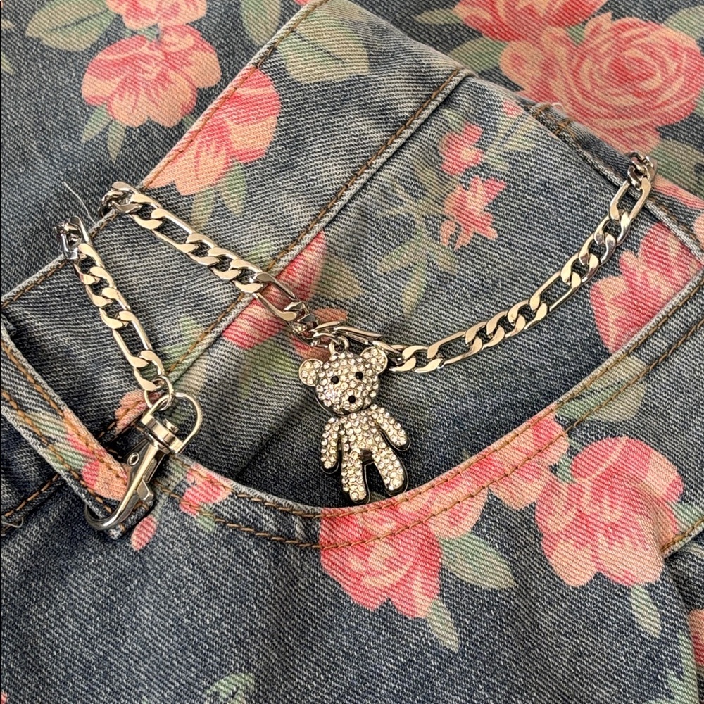 ✨💎🧸NEW! Rhinestone Teddy Pant Chain🧸💎✨ - Picture 4 of 7